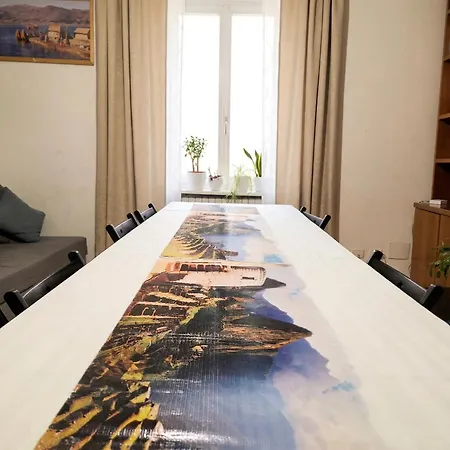 ベッド・アンド・ブレックファスト La Piazza *