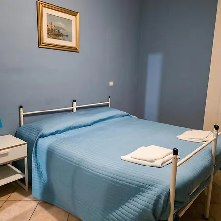 ベッド・アンド・ブレックファスト La Piazza *